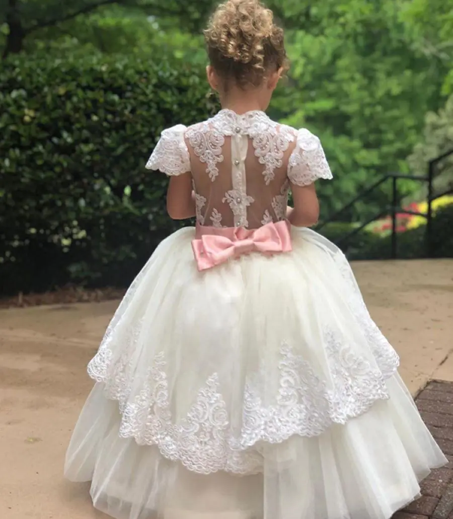 

Ivory Puffy Flower Girl Dress For Wedding Lace With Bow High Neck Tulle First Communion Dress Kids Birthday Party Ball Gown