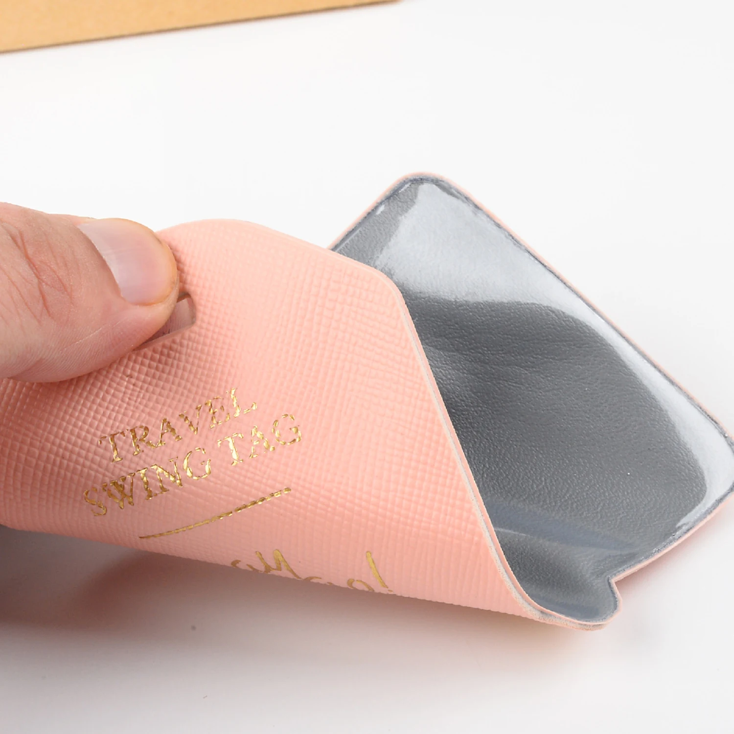 Рисунок 5 - женский и мужской держатель для