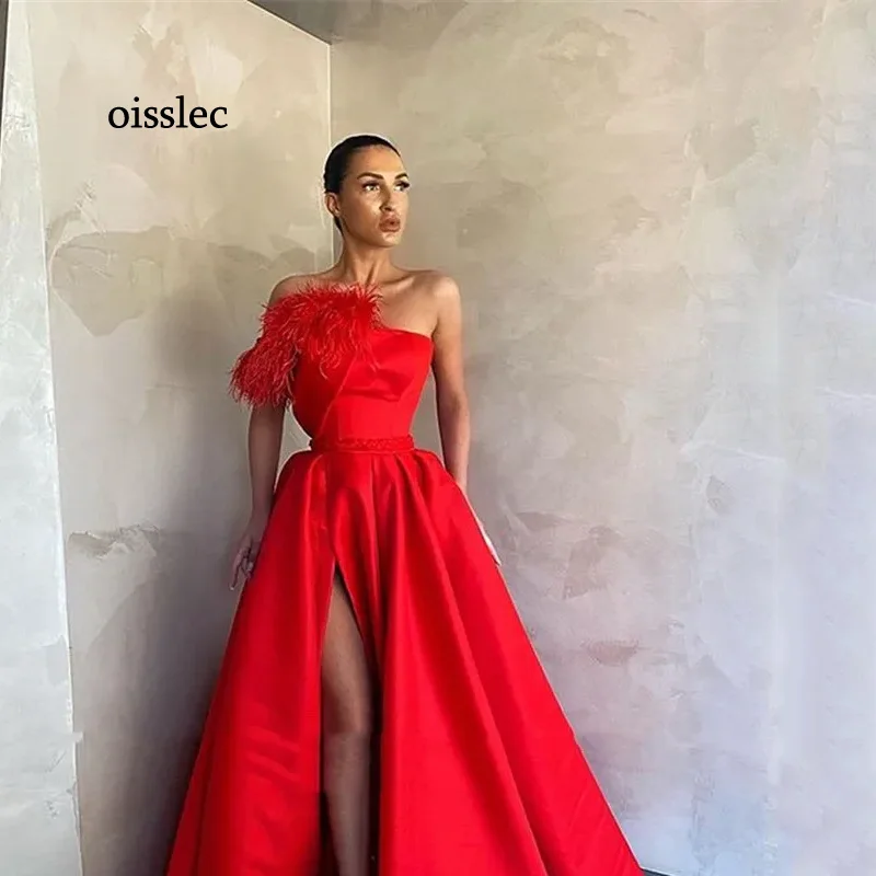 

Oisslec Prom Dress Feather Evening Dress With Pockets Cocktail Dresses One Shoulder Split Celebrity Dresses Ruffles Custom Made