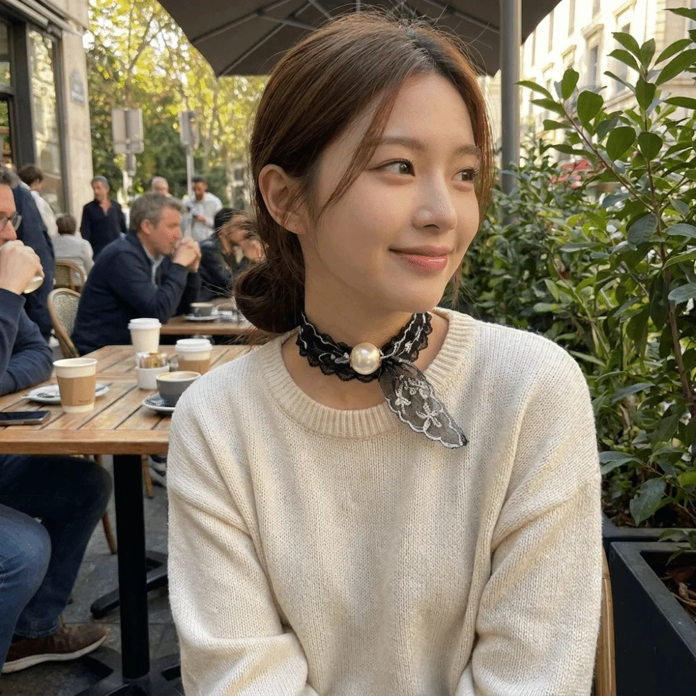 Sciarpa con Chiusura Magnetica a Scatto, Elegante Sciarpa Regolabile con Perle e Pizzo, Collana a Catena per Clavicola, Versatile Sciarpa per Colletto Camicia - immagine 3