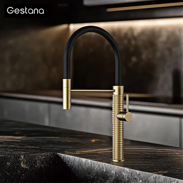 หรูหราทองเหลืองแปรงทองก๊อกน้ําห้องครัวโมเดิร์นหนึ่งจับตลับเซรามิคร้อน/เย็นดึงสเปรย์ 360 หมุนอ่างล้างจาน TAP 2