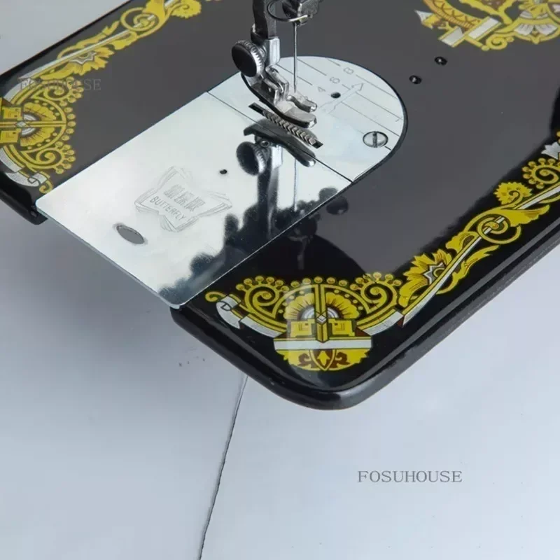 Electric Sewing Equipment Household Old Fashioned DIY Apparel Sewing Machine Desktop Pedal Portable Small Sewing Machines 4