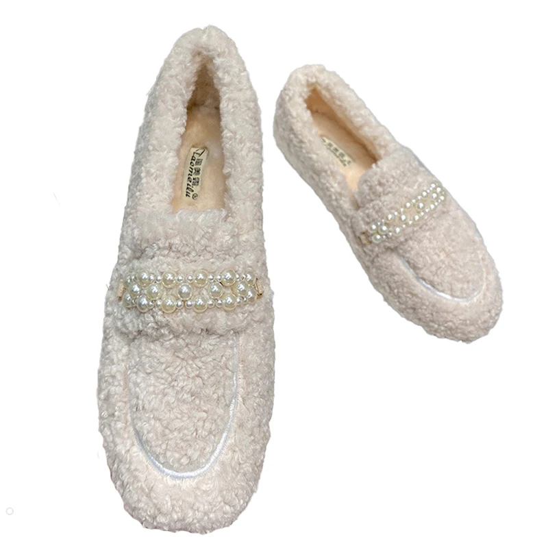 

British Women Wear Outside Winter 2023 New Flat Bottomed Lamb Fur Pearls Buckle Women Shoes Thick Soles Added Plush Female Flats