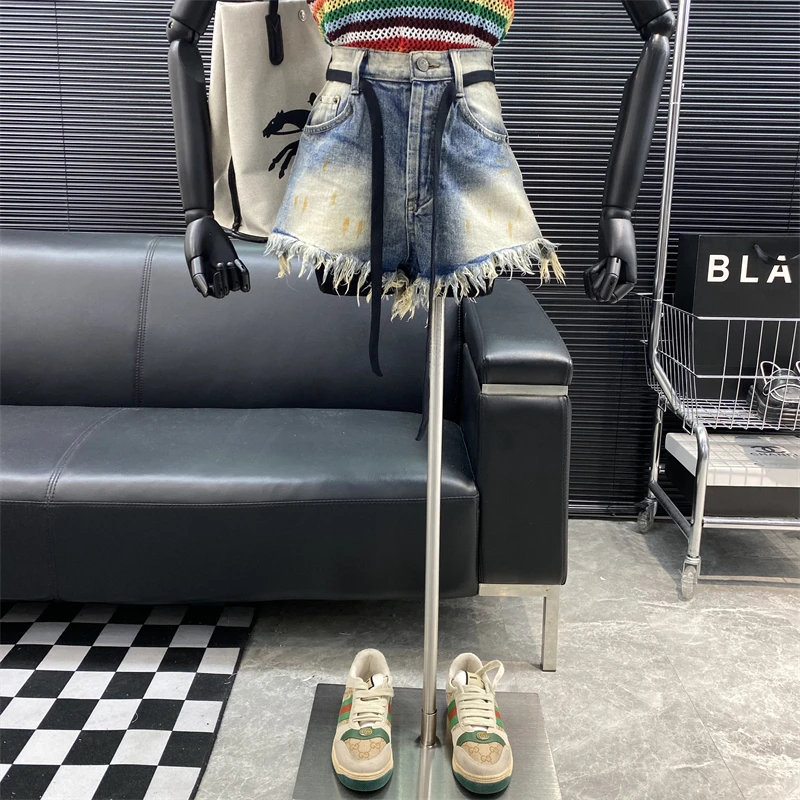 

Belt!New fashion Designer new style Famous brand tie-dyed tassels Loose Wide leg hot pants Gradient High waist Denim shorts