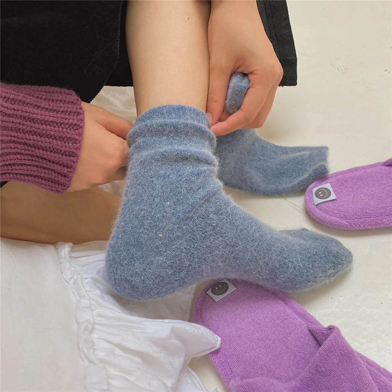 Chaussettes longues épaisses en poils de lapin pour femmes, chaussettes thermiques en cachemire solide, chaussettes d'équipage japonaises Kawaii, Harajuku, nouvelle mode, hiver