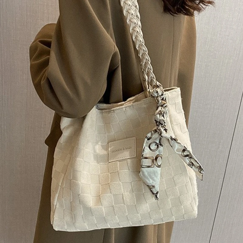 New Fashionable Flow Large Capacity Casual Lightweight Canvas Handbag Fashionable Street One Shoulder Package