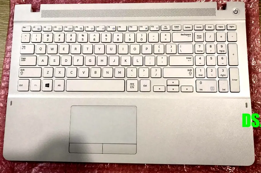 

Новая белая клавиатура с сенсорной панелью для SAMSUNG 370R5V 370R5E