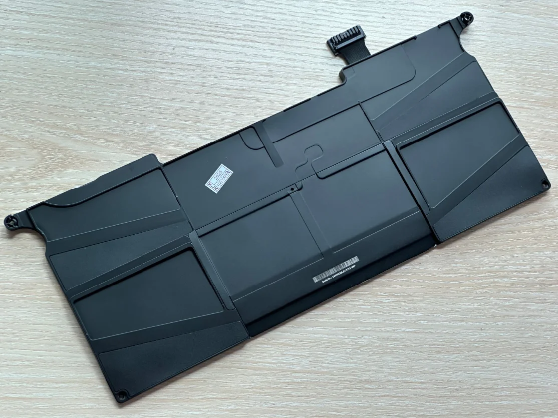 バッテリー新品同様 11インチ　MacBook Air A1465 S6a0e603ad93d4d9791238dc320e36