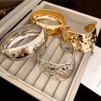 NISHIZAWA Pleated Metal Style Open Bracelet Personalized Design Bracelet Fashionable Niche Jewelry 1