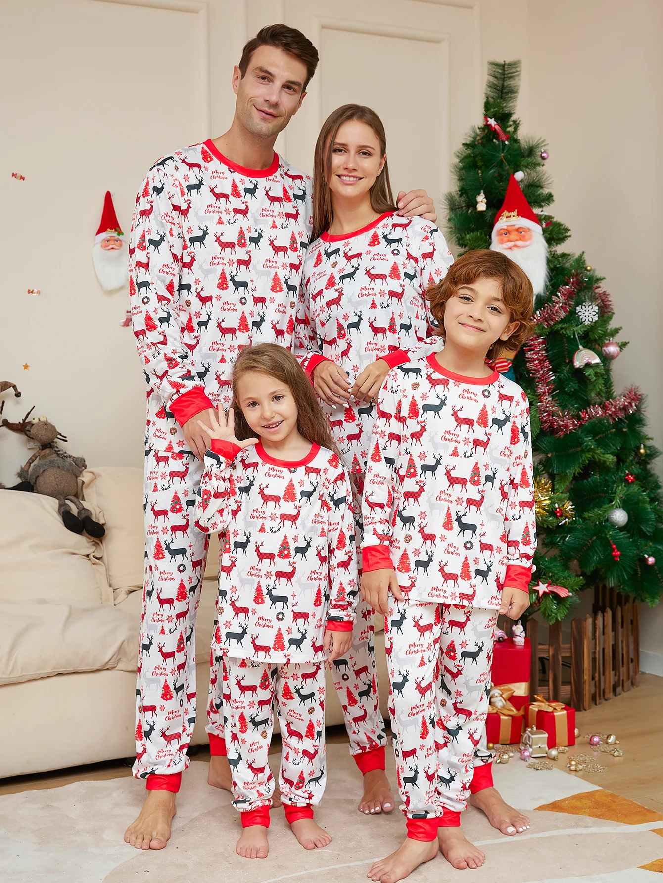 2024 Family Xmas Pajamas Matching Set New Year Fashion Red Cartoon Christmas Deer Print Adult Kids Pj's Baby Romper Dog Clothes