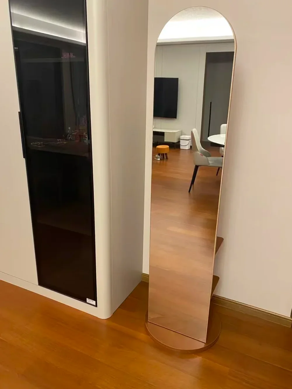 Rotating Solid Wood Shelves with Full Length Mirror 4