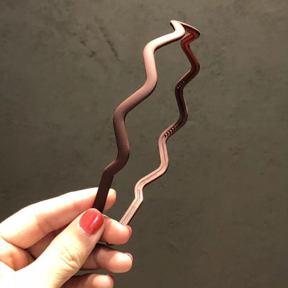 Рисунок 2 - Элегантные однотонные волнистые