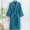 100% coton Couple Robe gaufre peignoir Robe Kimono Yukata maison vêtements décontracté femmes vêtements de nuit printemps été vêtements de détente