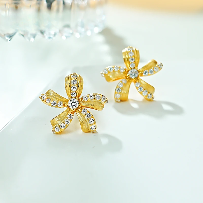 

Итальянские матовые серьги-гвоздики из серебра 925 пробы с инкрустированными высокоуглеродистыми бриллиантами для универсальных свадебных украшений