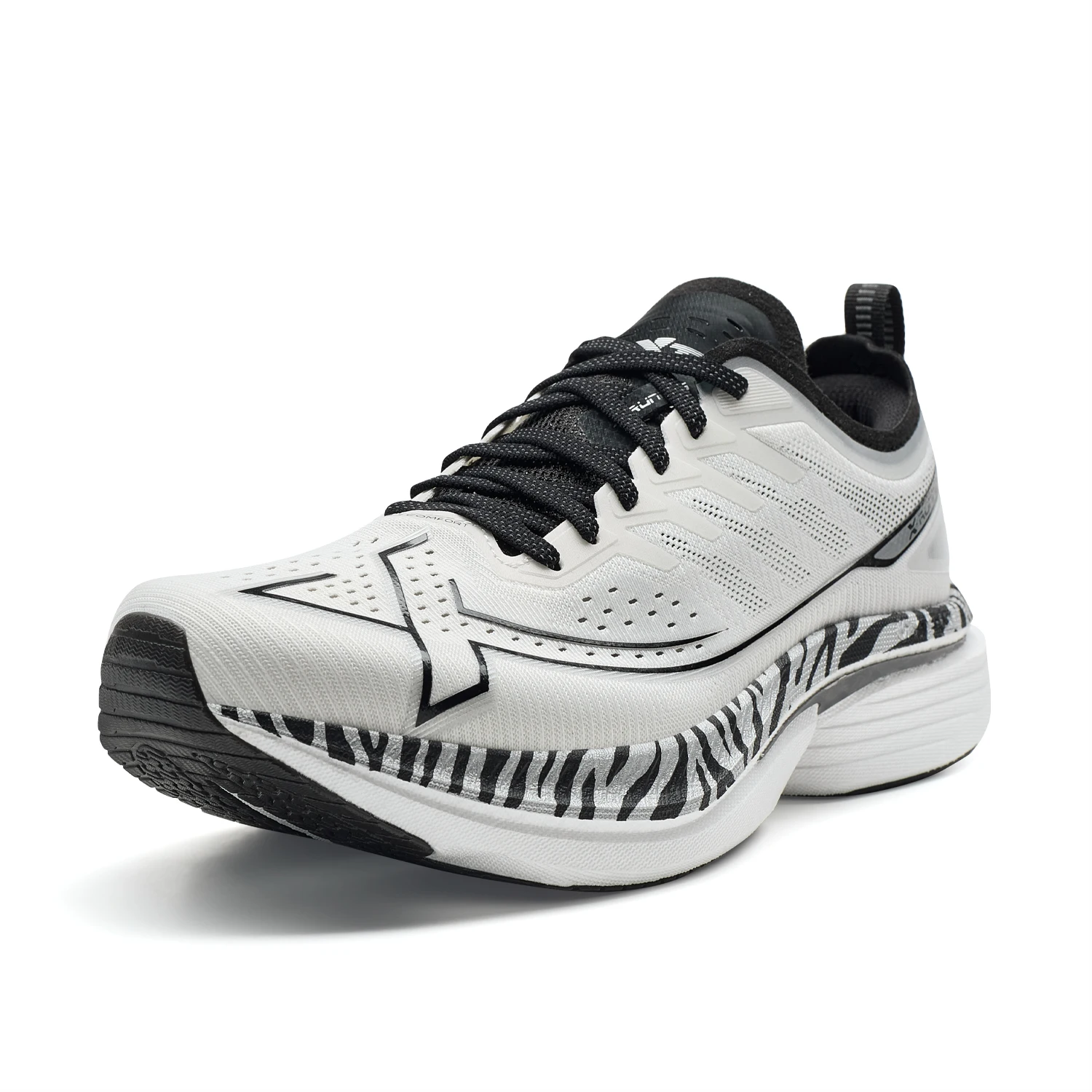 Xtep One Piece Model 3.0 Men Running Shoes 2025 Spring