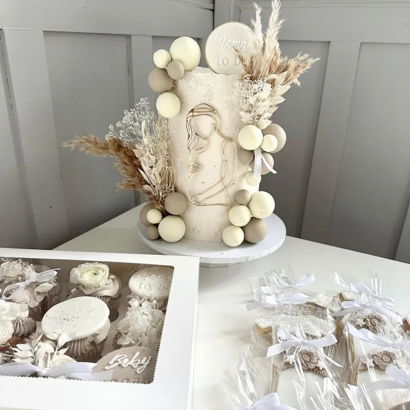 Mother-To-Be Cake Topper 6