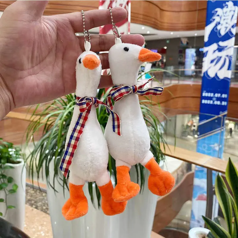 

18cm Beautiful Cute Big White Goose Pendant Plush Toy Plush Stuffed Animal Bag Doll Keychain For Girls Gift Wedding Party Decor