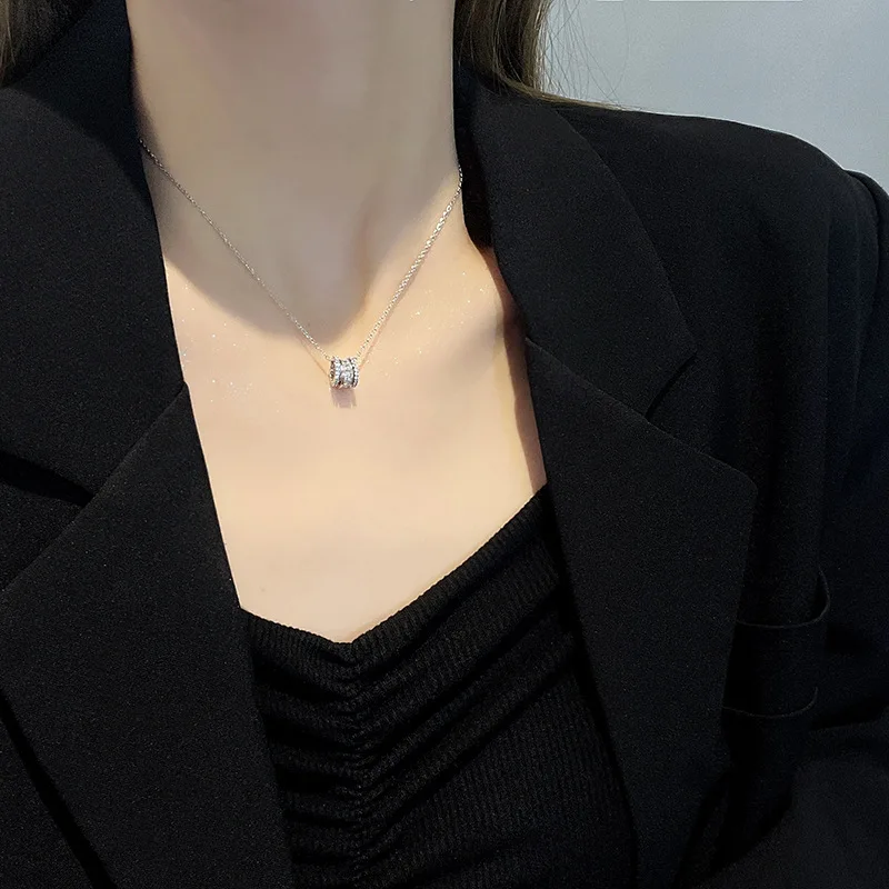 

Korean Pendant with Diamond Chain Chokers Necklaces On The Neck Titanium Steel Necklace