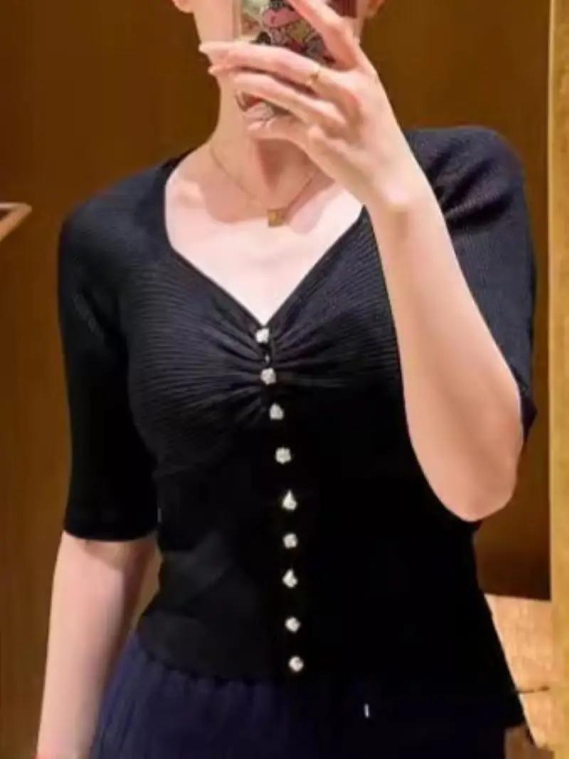 

Женский трикотажный кардиган в рубчик, черный или белый кардиган с коротким рукавом, V-образным вырезом и цветочными пуговицами, элегантный летний свитер 2024