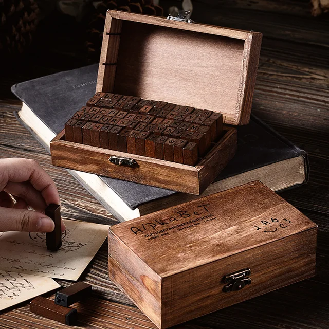 빈티지 매력을 선사하는 목제 알파벳 스탬프: DIY 프로젝트에 꼭 필요한 아이템