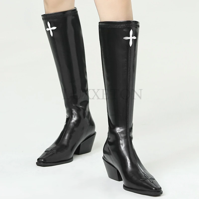 

Женские ботфорты с острым носком, черные, белые кожаные сапоги выше колена на низком каблуке, зимняя обувь в римском стиле, высокие рыцарские сапоги до бедра