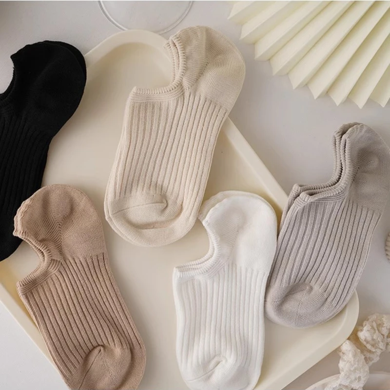 Woman Socks 5 Pairs Vertical Strip Solid Color Light Mouth Cream Invisible Boat Socks