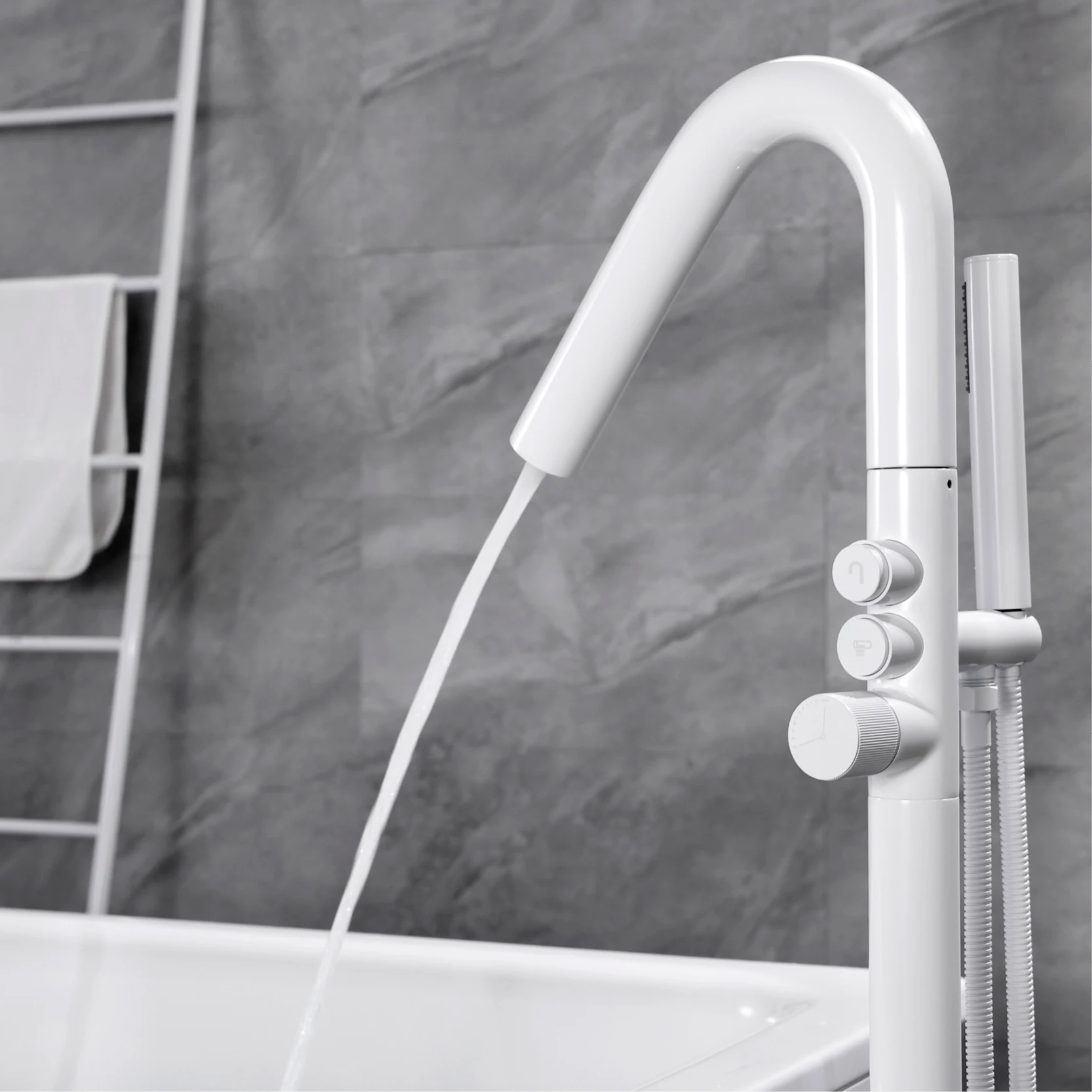 Luxury Gold Bathtub Faucet 5