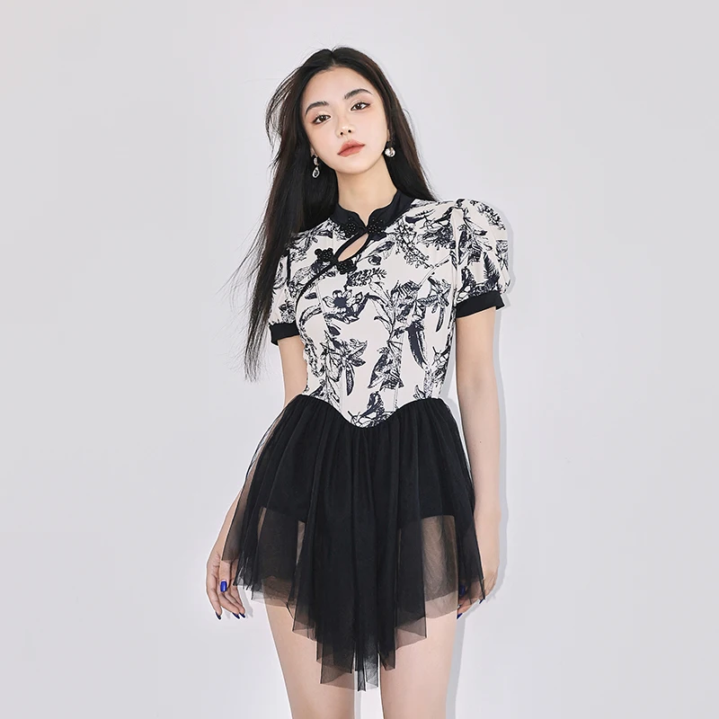 

One-piece Retro Swimsuit Women Cover Belly Bubble Hot Spring Conservative Short Sleeve Blouse Beach Girl Swimwear Ladies Korean