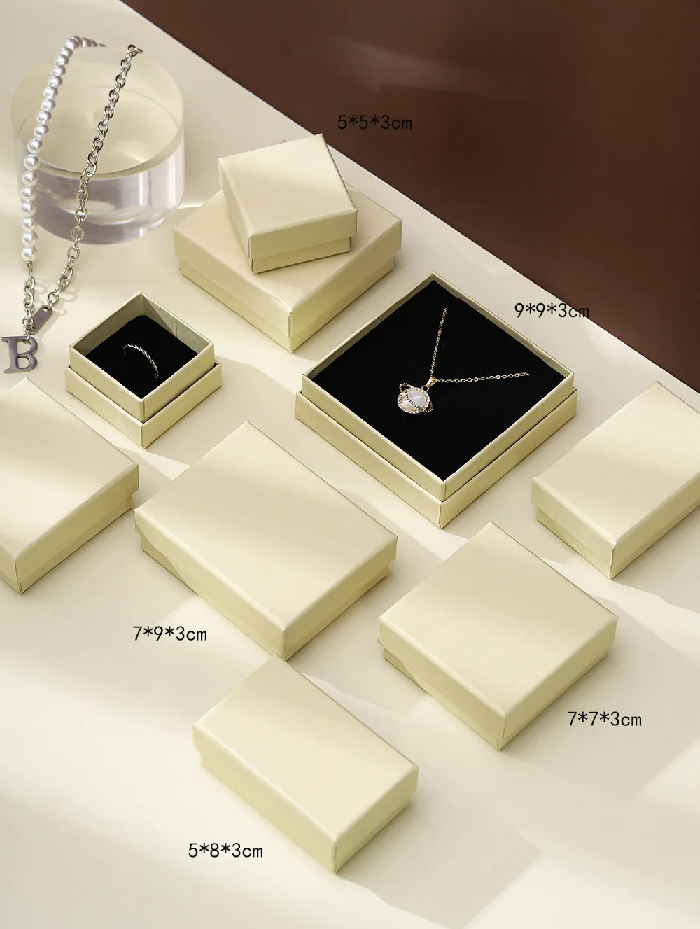 24 Stück hellgelbe Schmuckschatulle für Ringe, Ohrringe, Anhänger, Armbänder, Schutz-Aufbewahrungsbox für Hochzeit, Weihnachten, Valentinstag, Geschenk – Detail 6