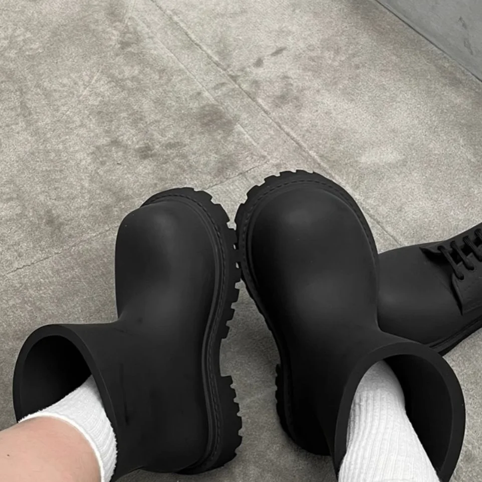 

Cartoon Retro Big Head Boots Platform Round Toe Derby Shoes Flat Non-Slip Ugly Cute Rain Boots Mid-Calf Runway Water Shoes 2024