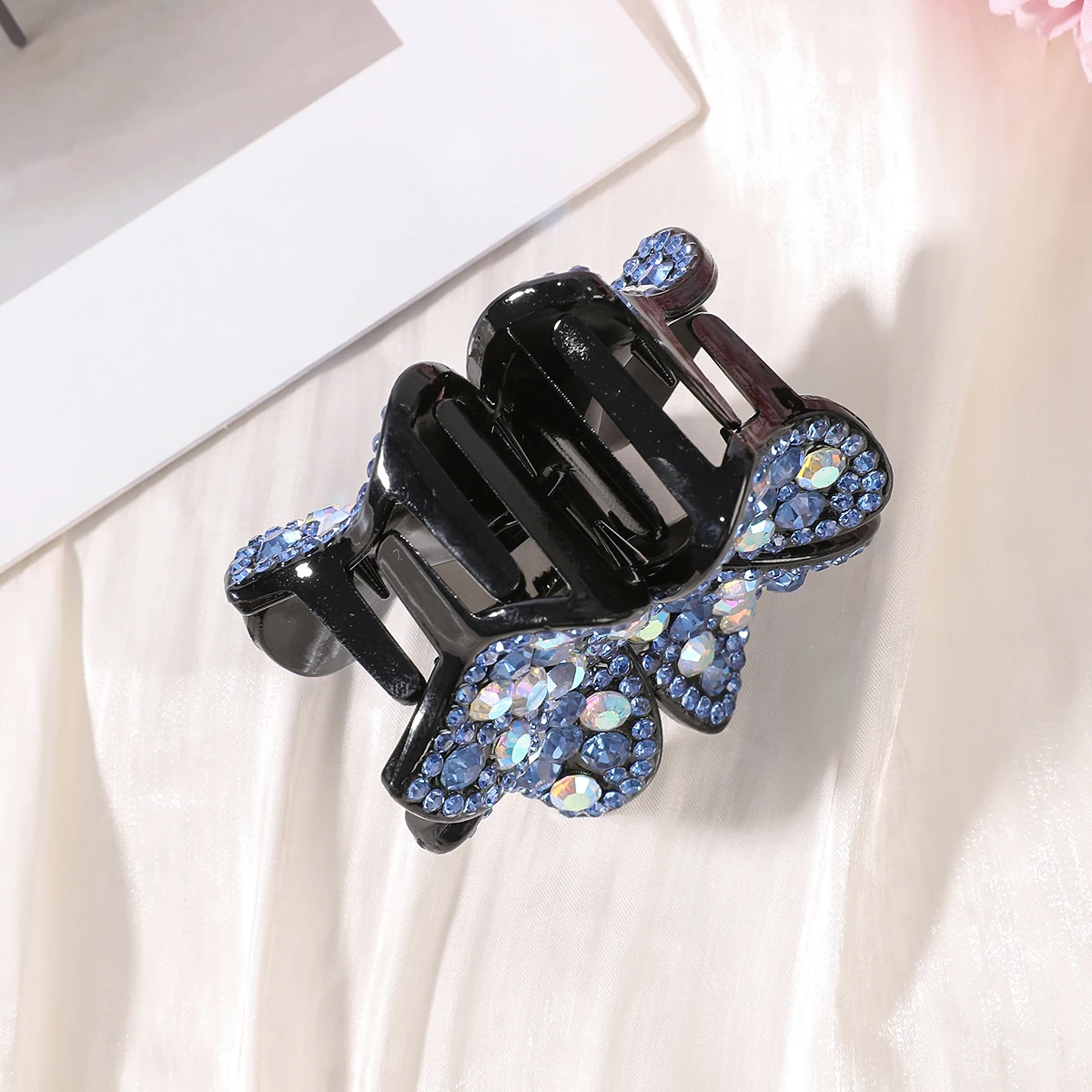 1pc Diamond Flower Women Hair Claw Clip Plastic Shark Clips Temperament Girls Fashion Barrettes Elegant Ladies Headpiece