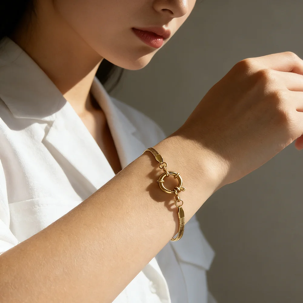 2026 neues Modell Schlangenkette Kreuz Frühling Schnalle Armbänder für Frauen können mehrere Anhänger für Edelstahl Frauen Schmuck aufhängen