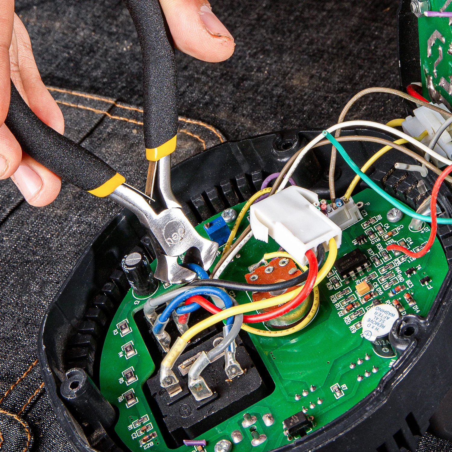 델리 4/5/6 인치 미니 긴 코 고정밀 와이어 커터 미끄럼 방지 핸들 디자인 다기능 전기 수리 핸드 펜치