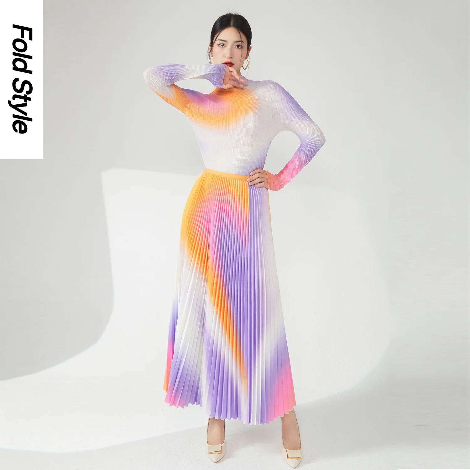 

Miyake Pleated 2024 Early Spring Set Fashion Two Piece Set Gradual Aging Reduction Western Style Long Sleeved Top Half Skirt