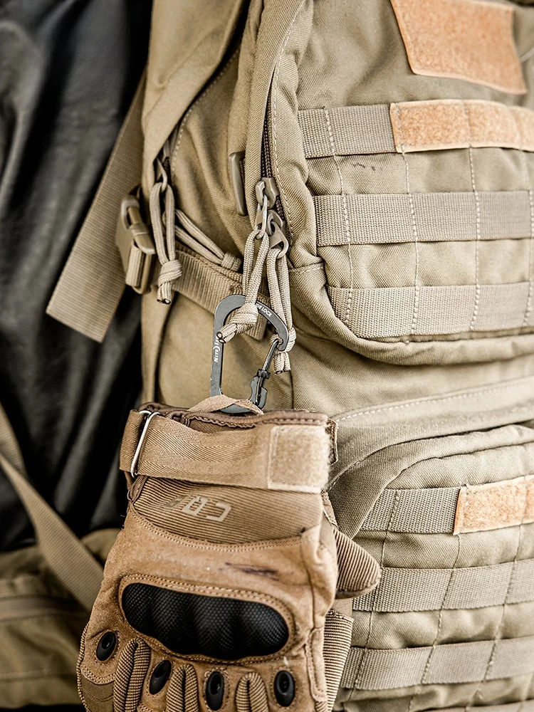 NiteIze Aluminum Alloy Qui Release D-aped Carabiner Key Holder Water Cup Hook Se Lo for Outdoor Climbing Cam Tr...