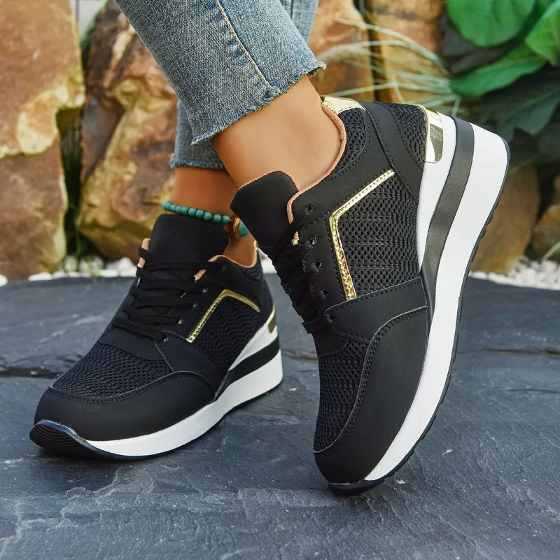 أحذية رياضية نسائية فاخرة مزينة بأحجار الراين، تتم...