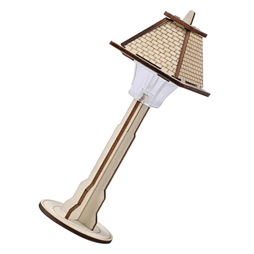 Рисунок 2 - Деревянная настольная лампа