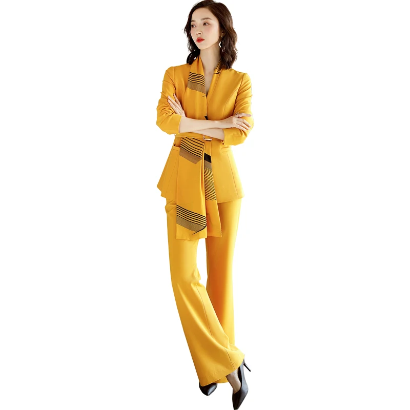 

Костюм-двойка женский из блейзера и брюк для похудения