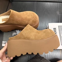 Mules compensées en daim pour femme, bout rond, semelle épaisse, doublure en coton, sabots chauds, mules décontractées à talon compensé, chaussures rehaussantes 5