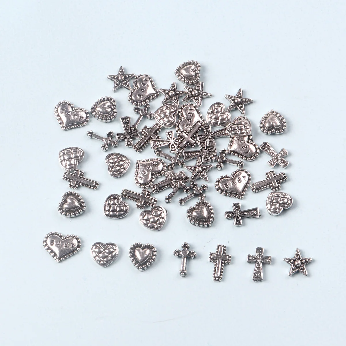 30pcs 혼합 펑크 실버 네일 매력 3D 레트로 금속 매니큐어 라인 석 크로스 Y2K 네일 장식 용품 손톱에 언론