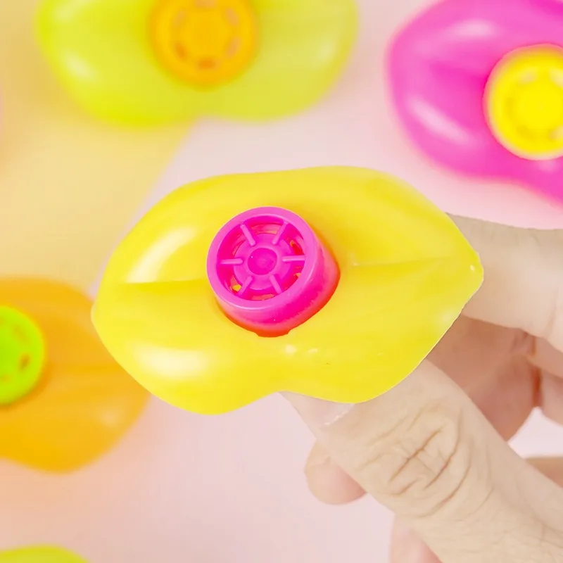 10Pcs 플라스틱 립 휘파람 어린이 생일 장식 파티 용품 어린이를위한 소음 발생기 야외 캠핑 장비 도구