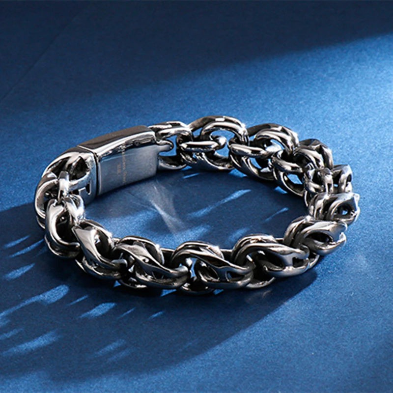 Twisted Chain Link Bracelet main image 1