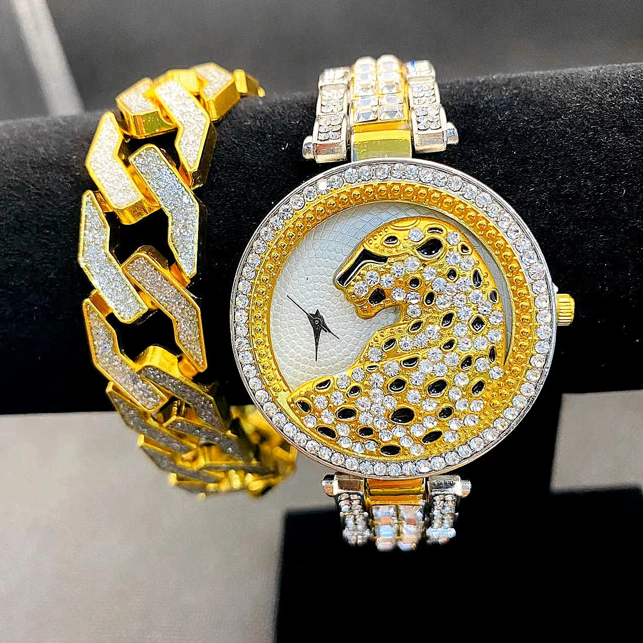 2pcs Iced Out Watch for Women Bling Bling CZ Bracelet Leopard Wrist Watch Luxury Diamound Watches Women jewelry Set Reloj Mujer