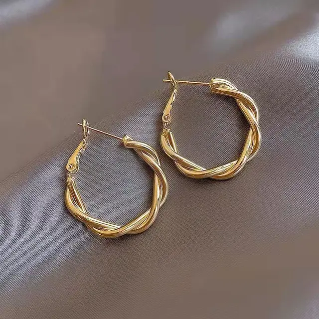 New Circle Twine Twists Hoop Earring for Women Simple Temperament Hyperbole Gold Color Metal Ear Jewelry Gift Aros 1