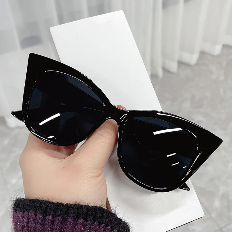 

New Fashion Cat Eye Sunglasses Women Vintage Oversized Gradient Sun Glasses Shades Female Luxury Designer UV400 Gafas De Sol