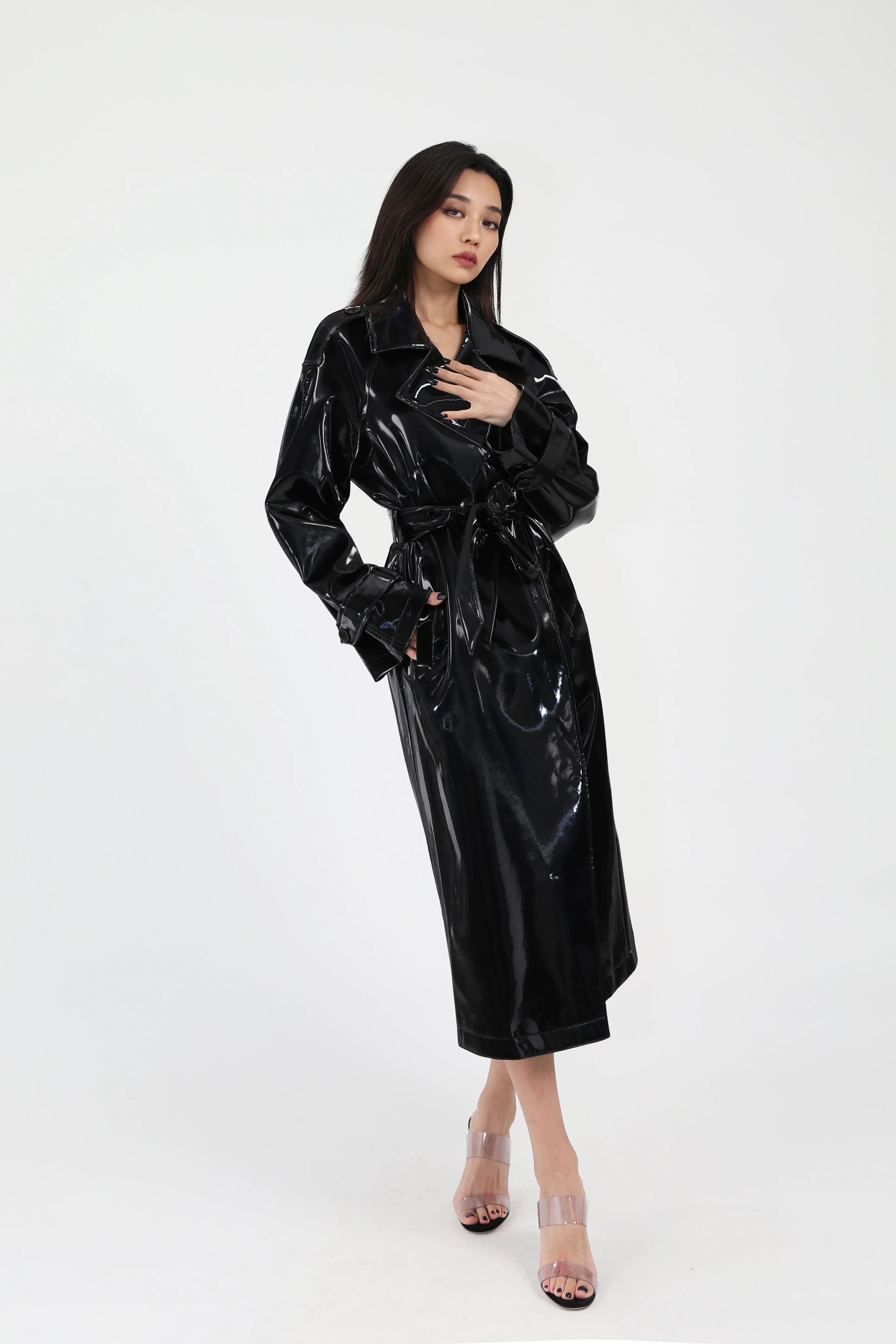 Glänzender Lack leder Turn-Down-Kragen Trenchcoat mit Gürtel für Frauen  Gothic Faux Latex Pu Langarm Mantel Winter Custom - AliExpress