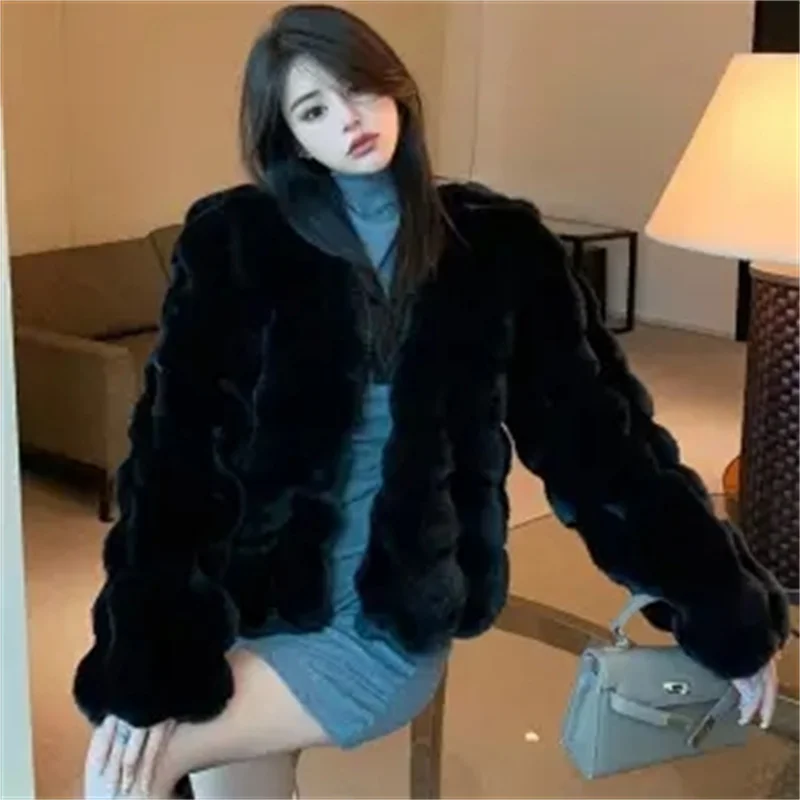 

Winter Fashion Faux Fur Coat Women Korea Fashion Warm Feather Coats Cardigan Short Outercoat Lady Party Elegant Outfits New