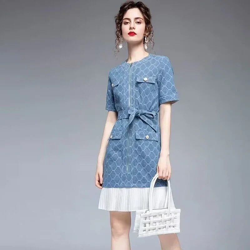 

2024 Casual Spring and Summer New Jacquard Lace-up Waist Stitching Denim Dress Women