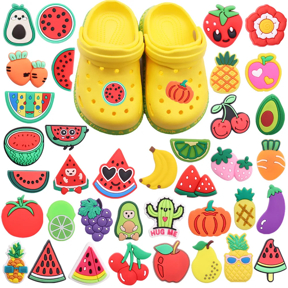 

Mix 50PCS PVC Croc Jibz Fit Wristbands Pineapple Grape Carrot Strawberry Watermelon Avocado Garden Shoes Button Decorations