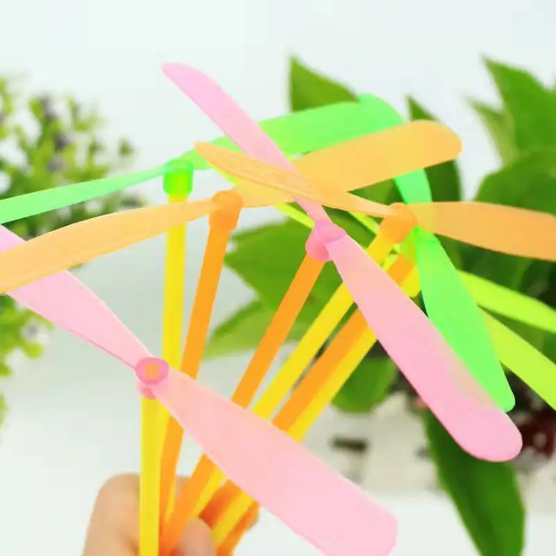 Classic Plastic Bamboo Dragonfly Propeller Baby Kids Outdoor Toy Tradition Classic Nostalgic Toys Flying Arrows Children's Game 4styles children outdoor bamboo dragonfly toy luminous flying saucer catapult rotating flying disk interaction toys